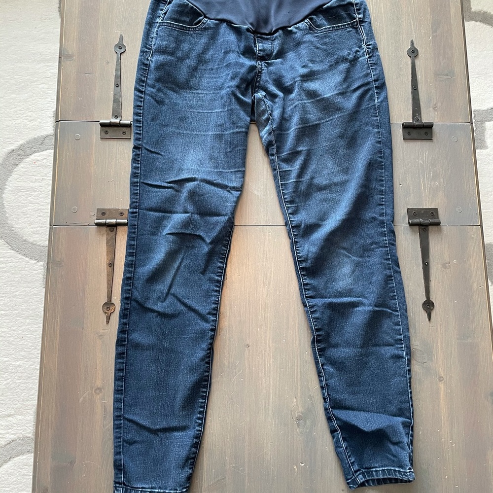 Maternity jeans size Medium